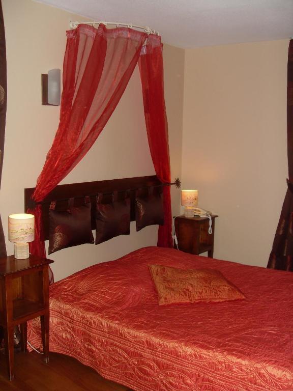 Hotel La Bastide Du Soleil Vinezac Habitación foto